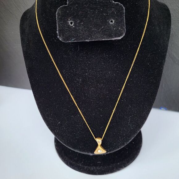 12k Gold Filled Triangular Pendant Necklace 18 in - Picture 4 of 5